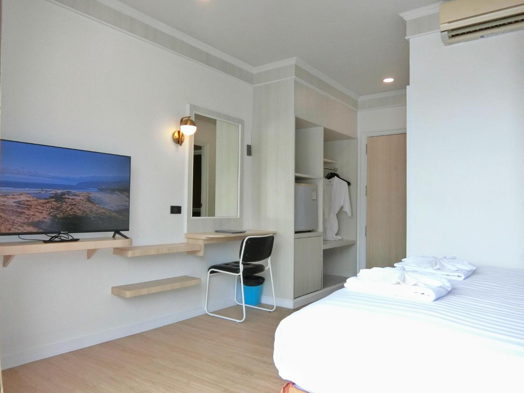 Sira Boutique Residence - Newly Renovated Patong Exterior foto