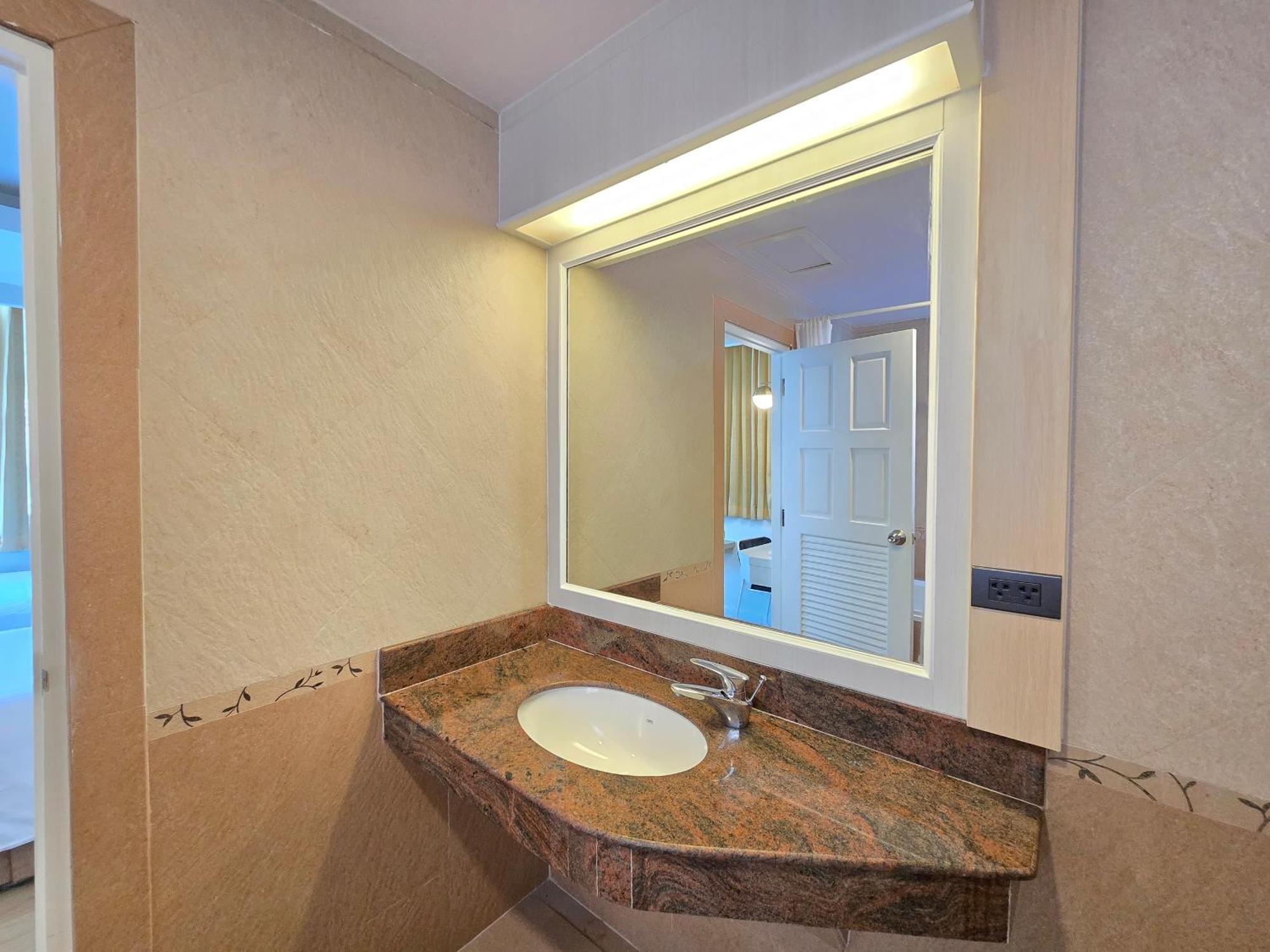 Sira Boutique Residence - Newly Renovated Patong Exterior foto